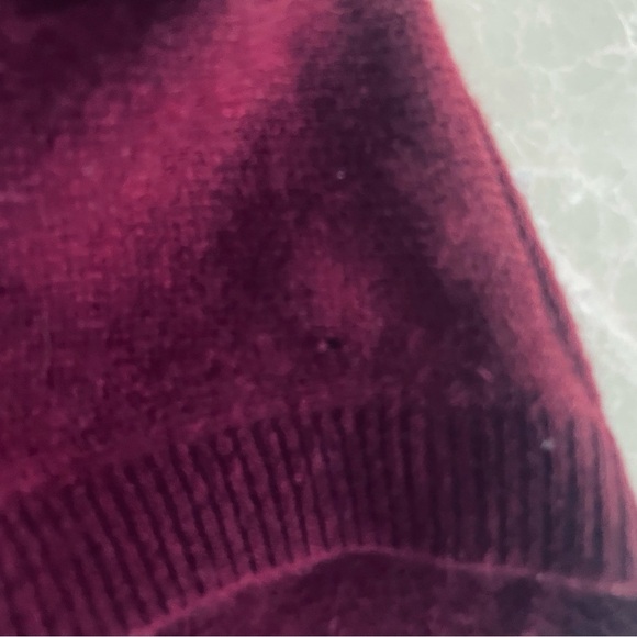 100% Cashmere Burgundy Charter Club Red V-Neck Sweater - Picture 8 of 13